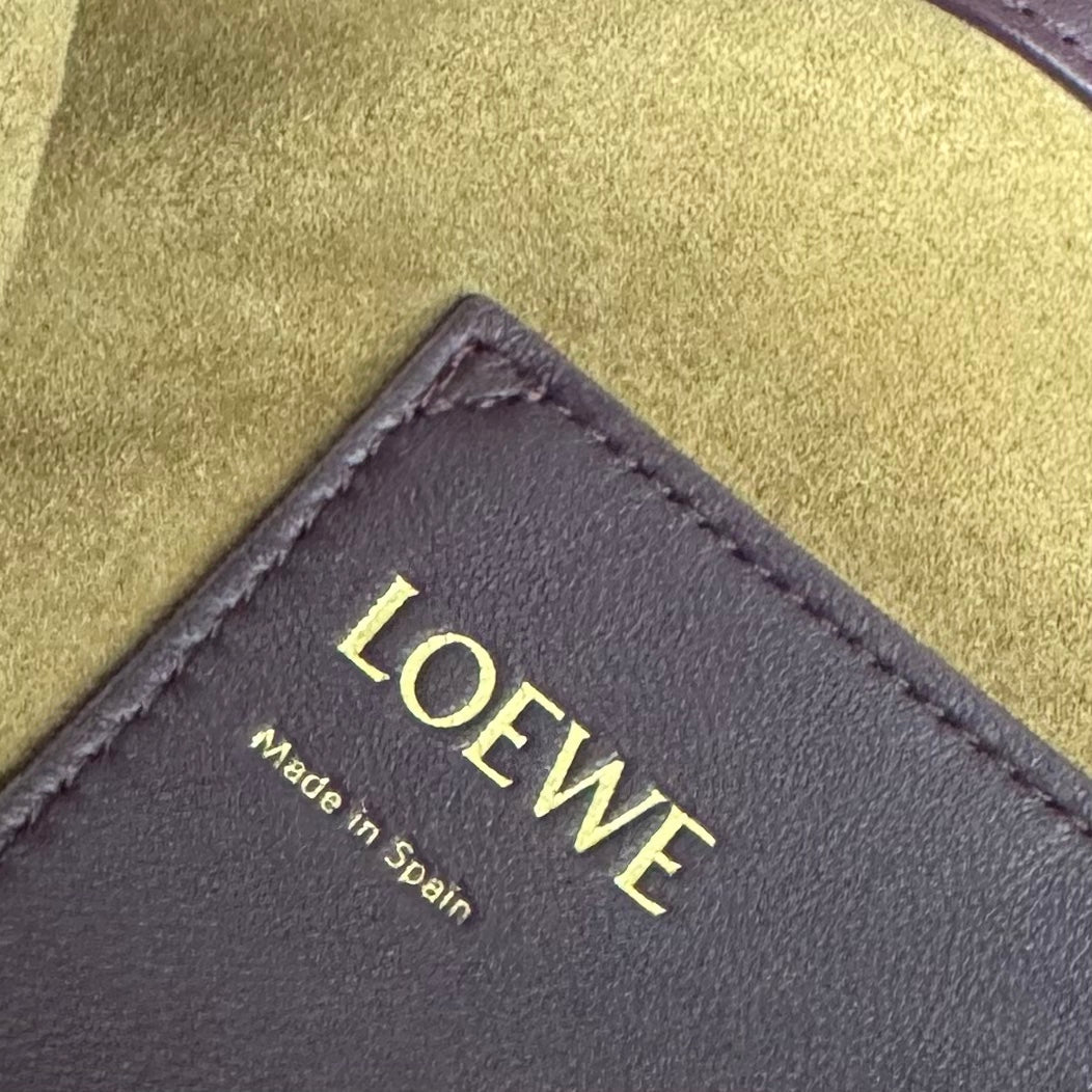 LOEWE LOE 32 FLAMENCO PURSE BUCKET IN CHESTNUT BROWN LAMBSKIN