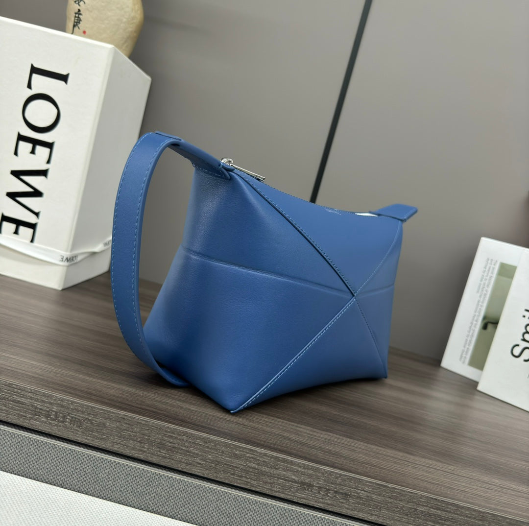 LOEWE PUZZLE FOLD WASH 22 BAG IN ROYAL BLUE SHINY CALFSKIN
