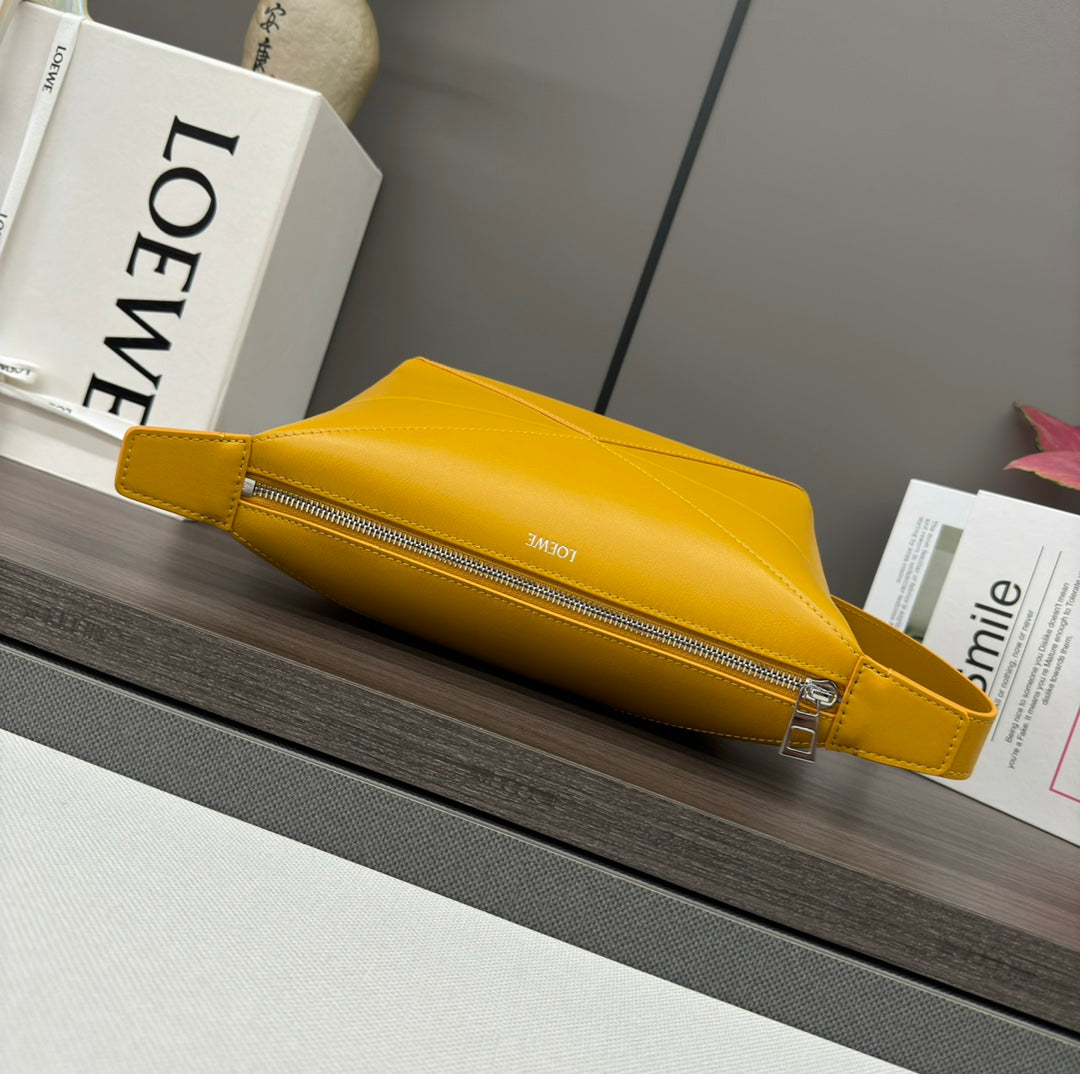 LOEWE PUZZLE FOLD WASH 22 BAG IN BANANA YELLOW SHINY CALFSKIN