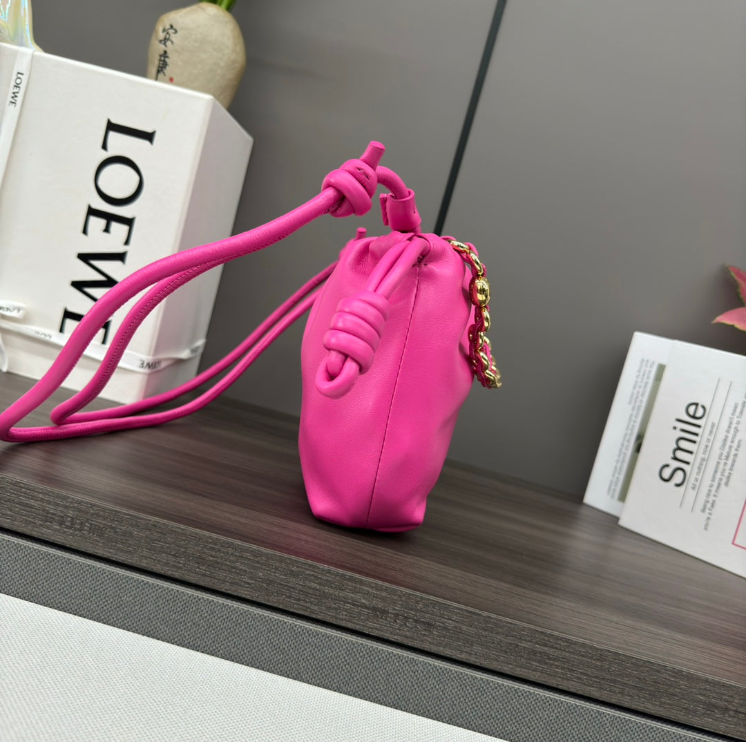 LOEWE LOE 23 FLAMENCO PURSE BUCKET IN FUSICA PINK LAMBSKIN