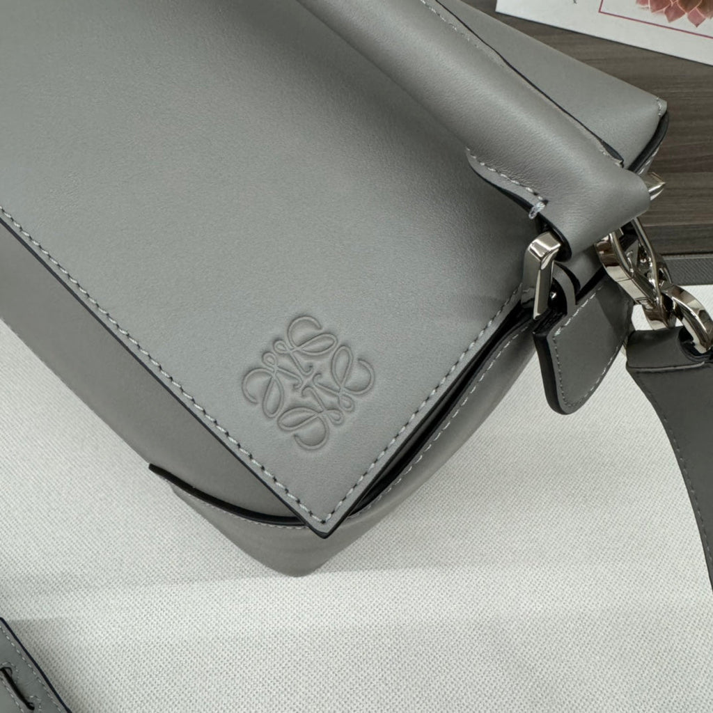 LOEWE LOE PUZZLE LARGE 36 BAG IN GRAY CALFSKIN