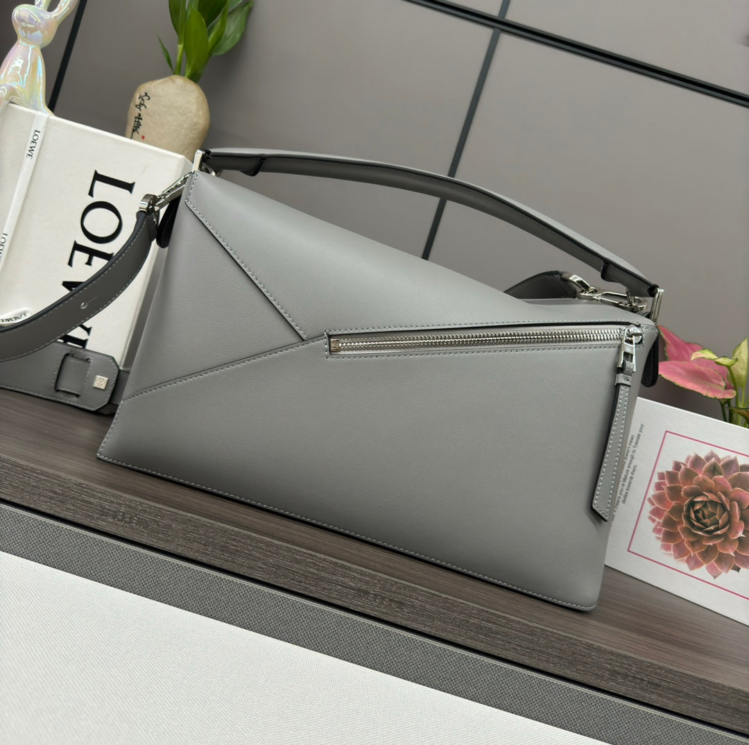 LOEWE LOE PUZZLE LARGE 36 BAG IN GRAY CALFSKIN