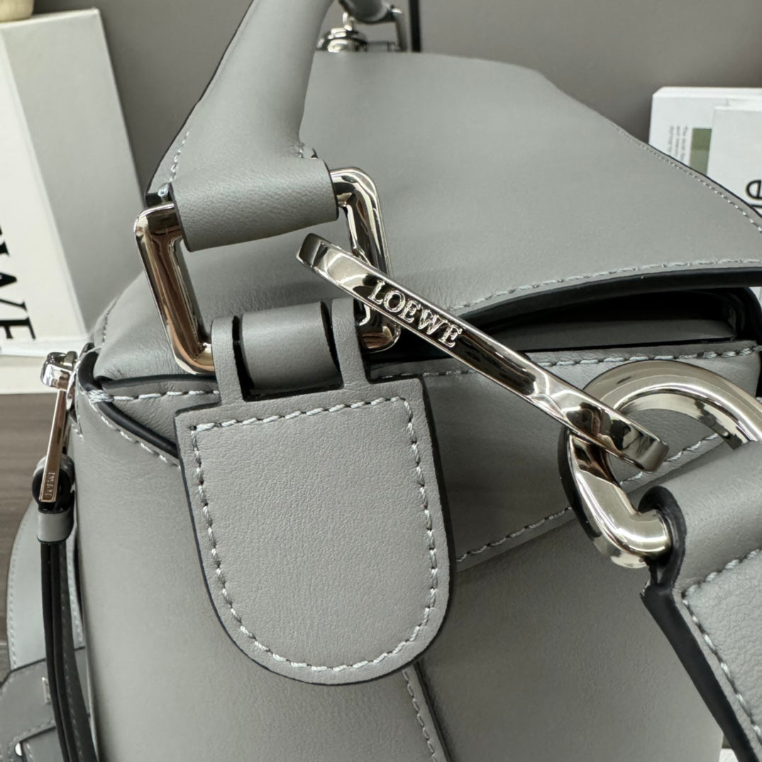 LOEWE LOE PUZZLE LARGE 36 BAG IN GRAY CALFSKIN
