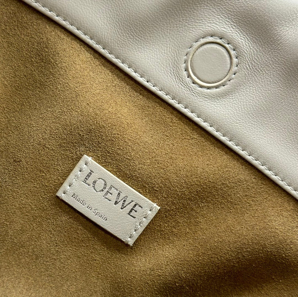 LOEWE LOE MEDIUM 30 FLAMENCO PURSE BUCKET IN WHITE LAMBSKIN