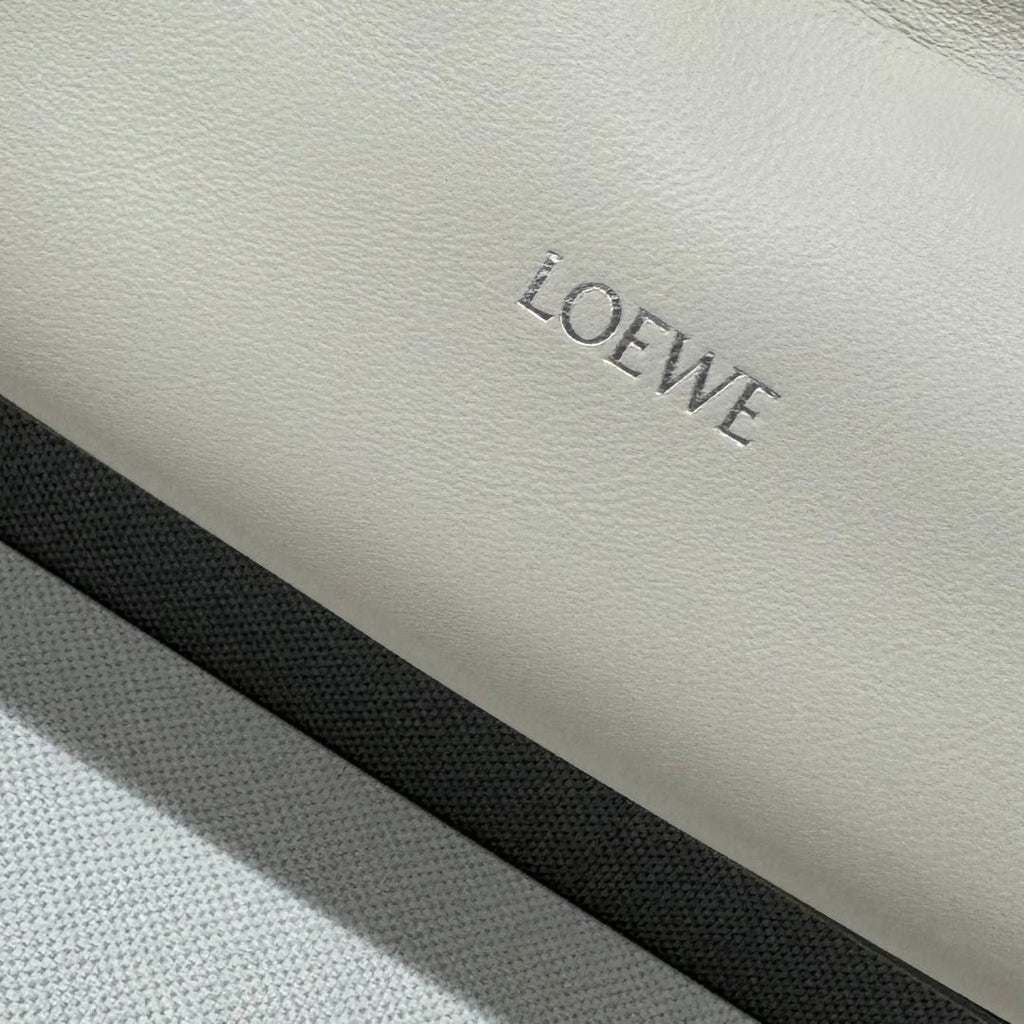 LOEWE LOE MEDIUM 30 FLAMENCO PURSE BUCKET IN WHITE LAMBSKIN