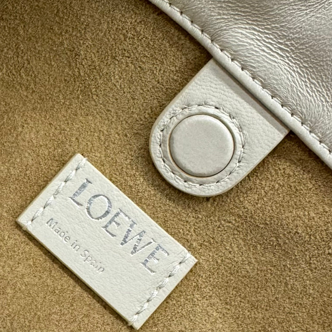 LOEWE LOE 23 FLAMENCO PURSE BUCKET IN WHITE LAMBSKIN