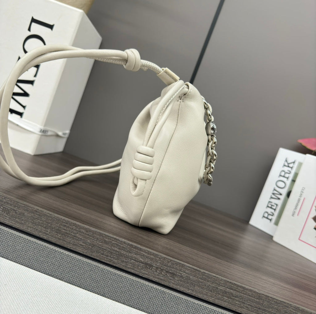 LOEWE LOE 23 FLAMENCO PURSE BUCKET IN WHITE LAMBSKIN