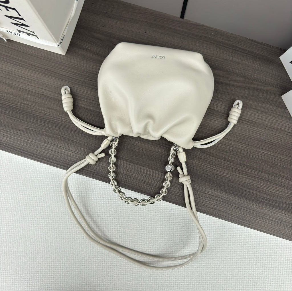 LOEWE LOE 23 FLAMENCO PURSE BUCKET IN WHITE LAMBSKIN