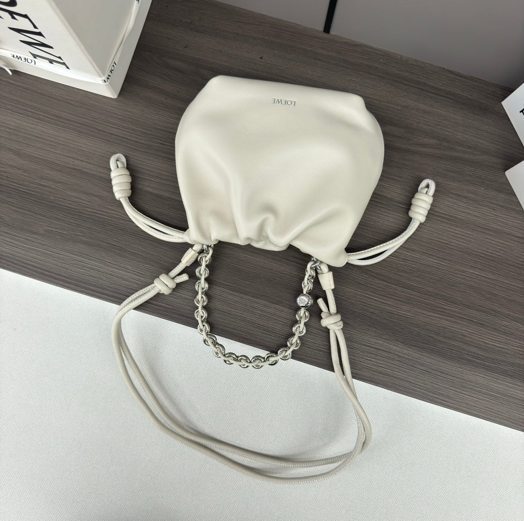 LOEWE LOE 23 FLAMENCO PURSE BUCKET IN WHITE LAMBSKIN