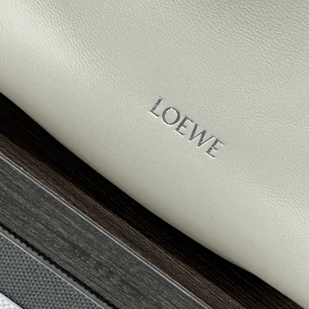 LOEWE LOE 23 FLAMENCO PURSE BUCKET IN WHITE LAMBSKIN