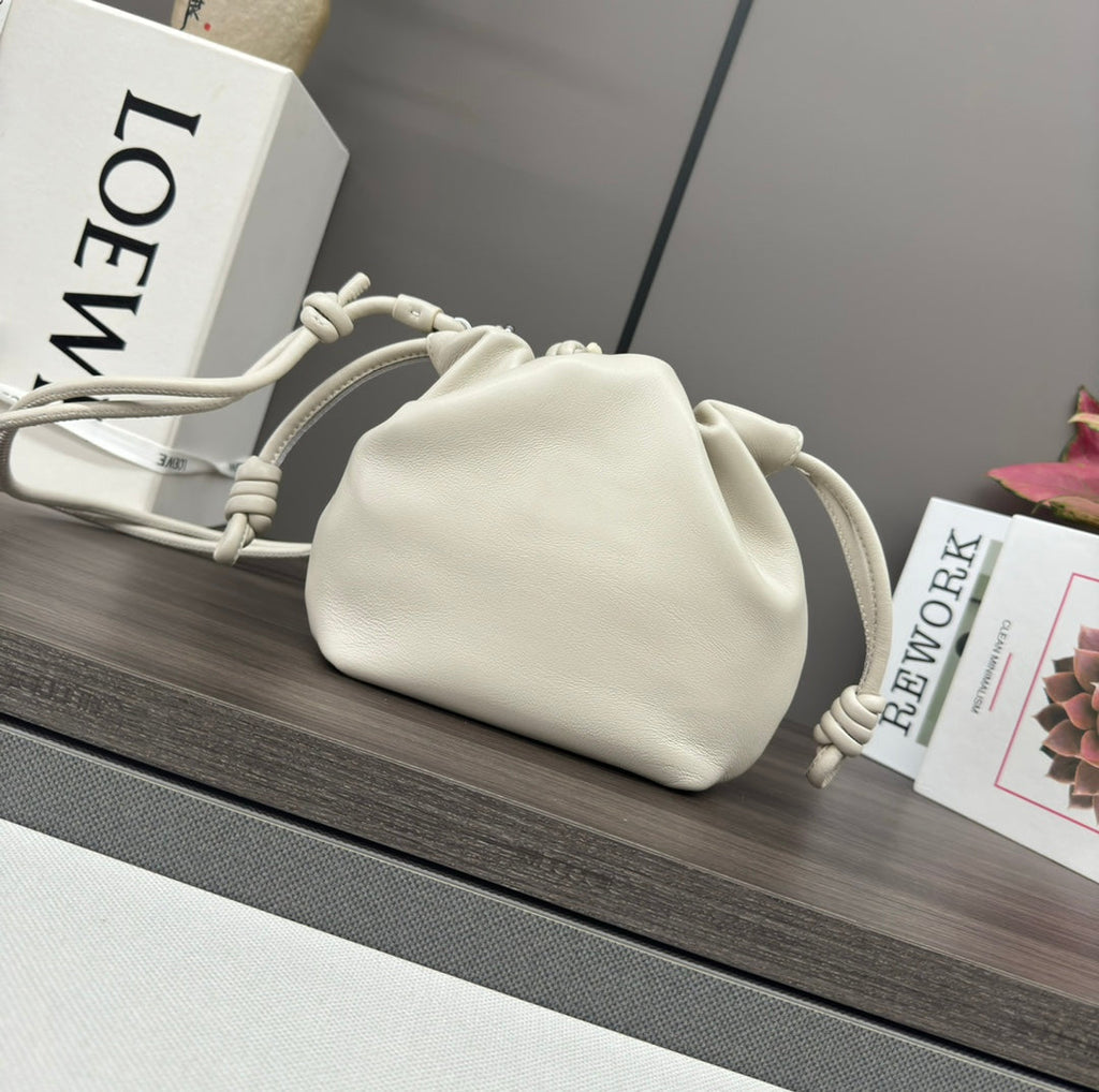 LOEWE LOE 23 FLAMENCO PURSE BUCKET IN WHITE LAMBSKIN