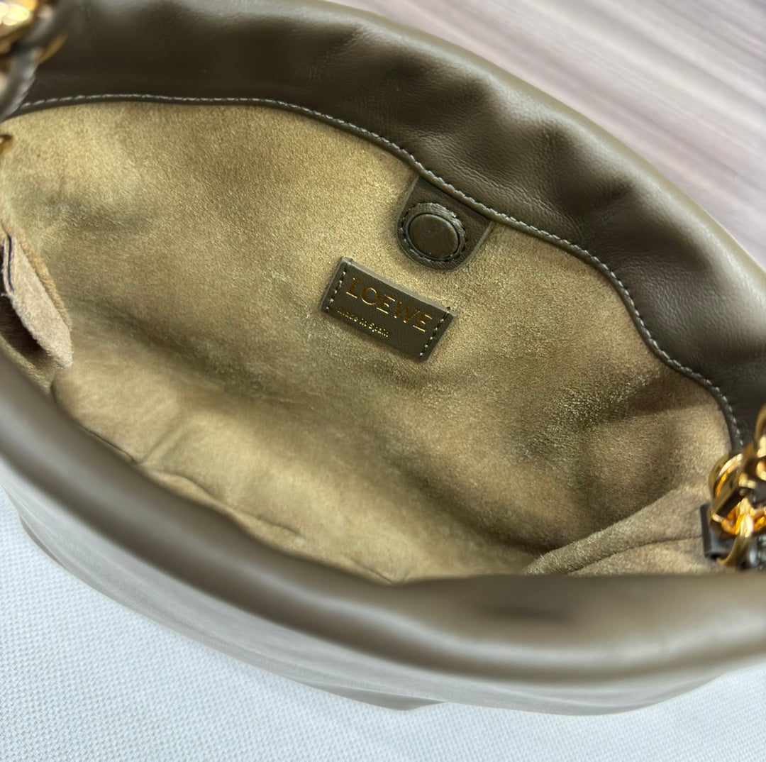 LOEWE LOE 23 FLAMENCO PURSE BUCKET IN ARMY GREEN LAMBSKIN