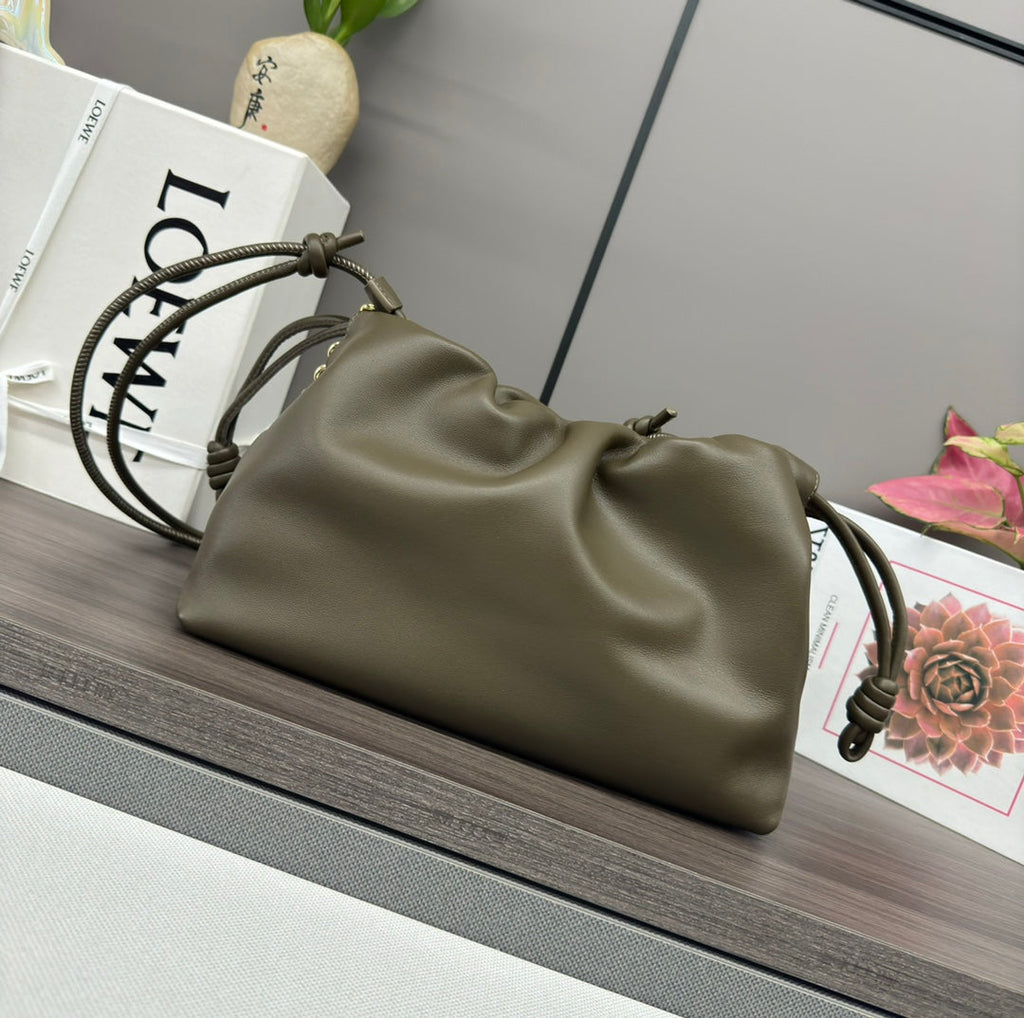 LOEWE LOE MEDIUM 30 FLAMENCO PURSE BUCKET IN ARMY GREEN LAMBSKIN