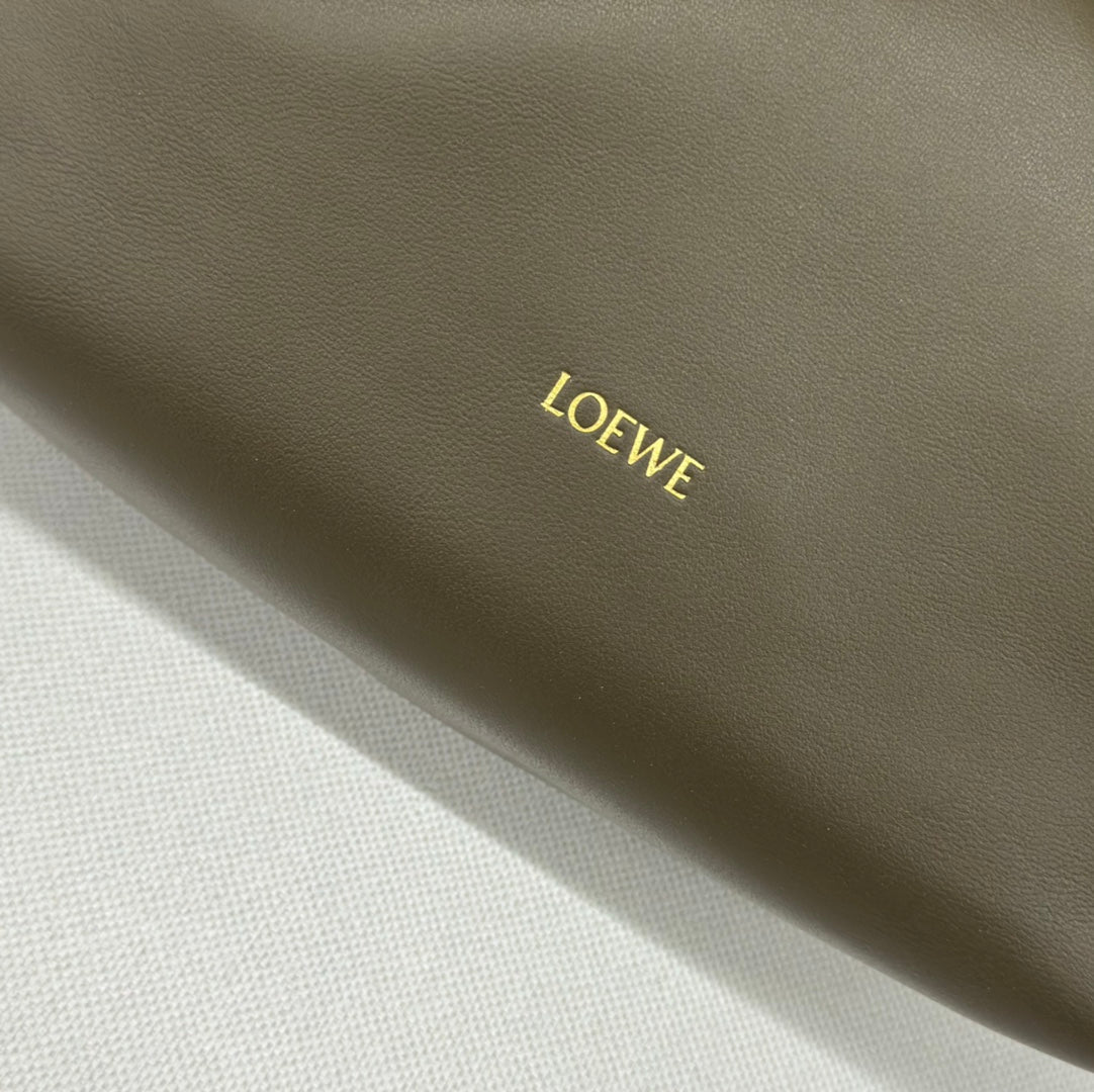 LOEWE LOE MEDIUM 30 FLAMENCO PURSE BUCKET IN ARMY GREEN LAMBSKIN