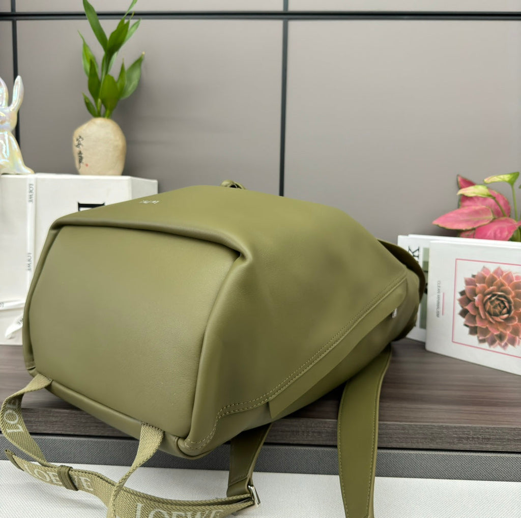 LOEWE FLAMENCO 40 BACKPACK IN CROCODILE GREEN SHINY SUPPLE CALFSKIN