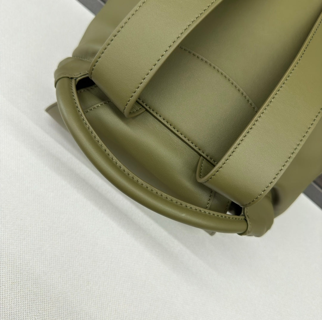 LOEWE FLAMENCO 40 BACKPACK IN CROCODILE GREEN SHINY SUPPLE CALFSKIN