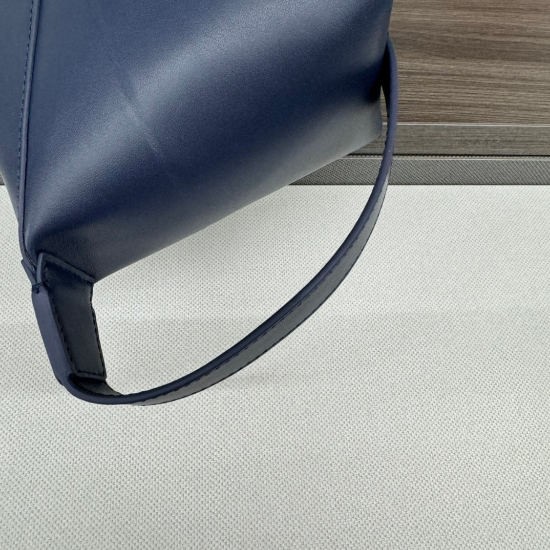 LOEWE PUZZLE FOLD WASH 22 BAG IN PRUSSIAN BLUE SHINY CALFSKIN