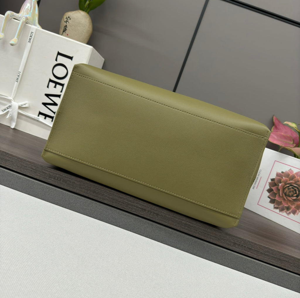 LOEWE CUBI CROSSBODY 44 BAG IN OLIVE GREEN SMOOTH CALFSKIN AND JACQUARD