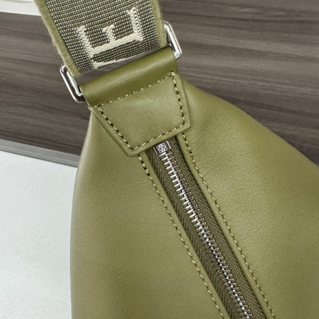 LOEWE CUBI CROSSBODY 44 BAG IN OLIVE GREEN SMOOTH CALFSKIN AND JACQUARD