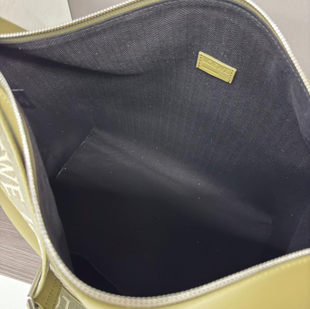 LOEWE CUBI CROSSBODY 44 BAG IN OLIVE GREEN SMOOTH CALFSKIN AND JACQUARD