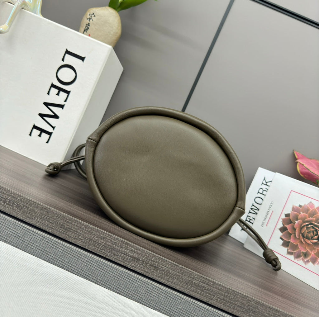 LOEWE LOE 32 FLAMENCO PURSE BUCKET IN ARMY GREEN LAMBSKIN