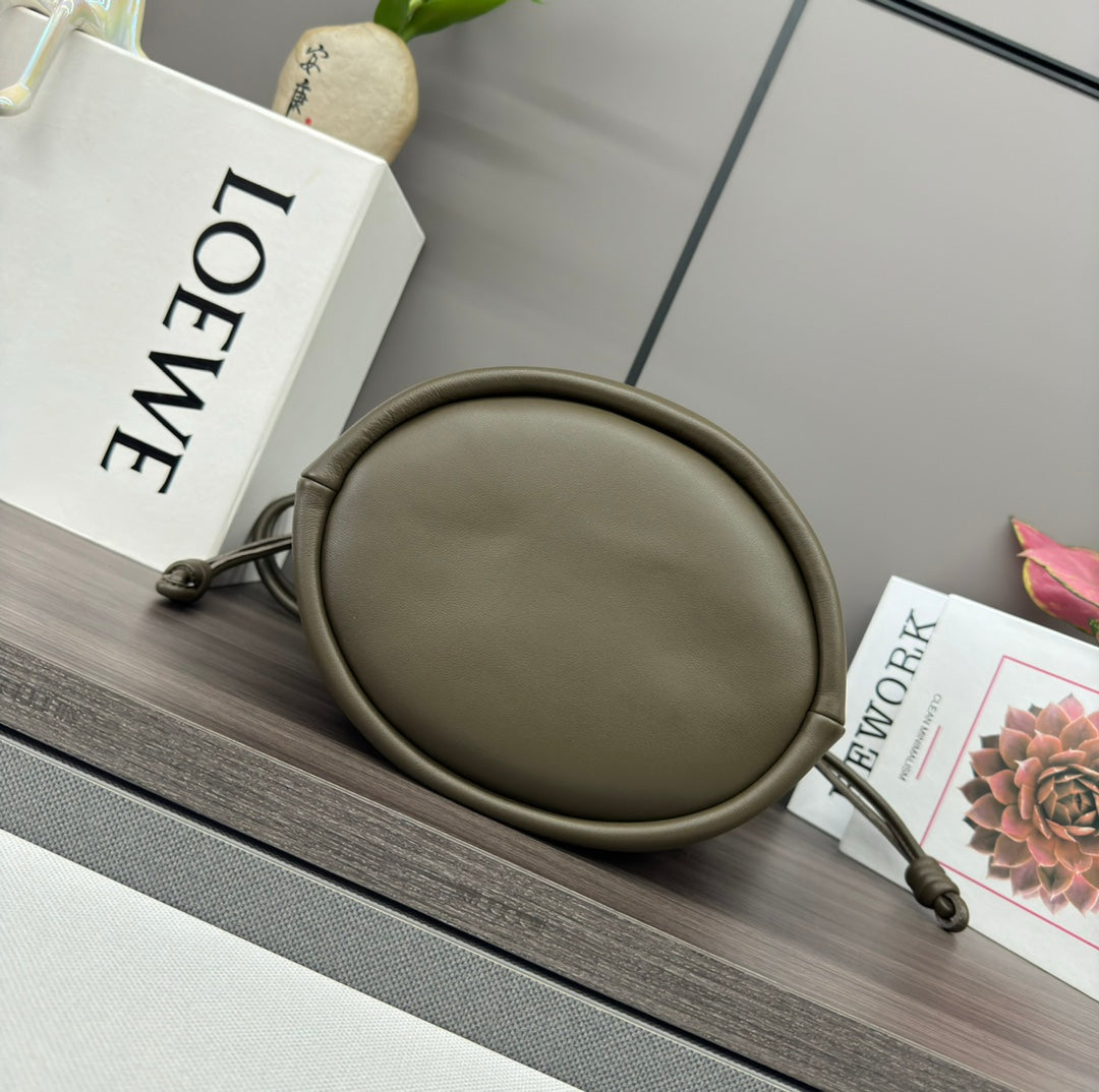 LOEWE LOE 32 FLAMENCO PURSE BUCKET IN ARMY GREEN LAMBSKIN