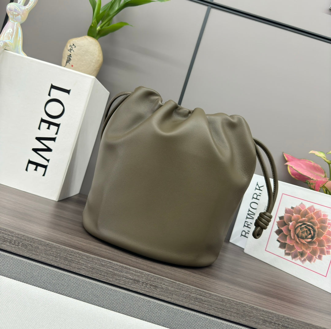 LOEWE LOE 32 FLAMENCO PURSE BUCKET IN ARMY GREEN LAMBSKIN