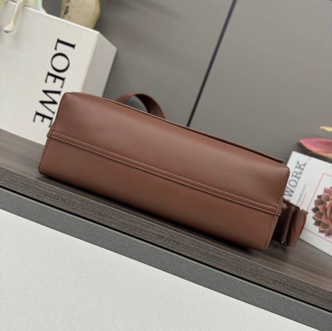 LOEWE FLAMENCO SATCHEL 34 IN PECAN BROWN SHINY SUPPLE CALFSKIN