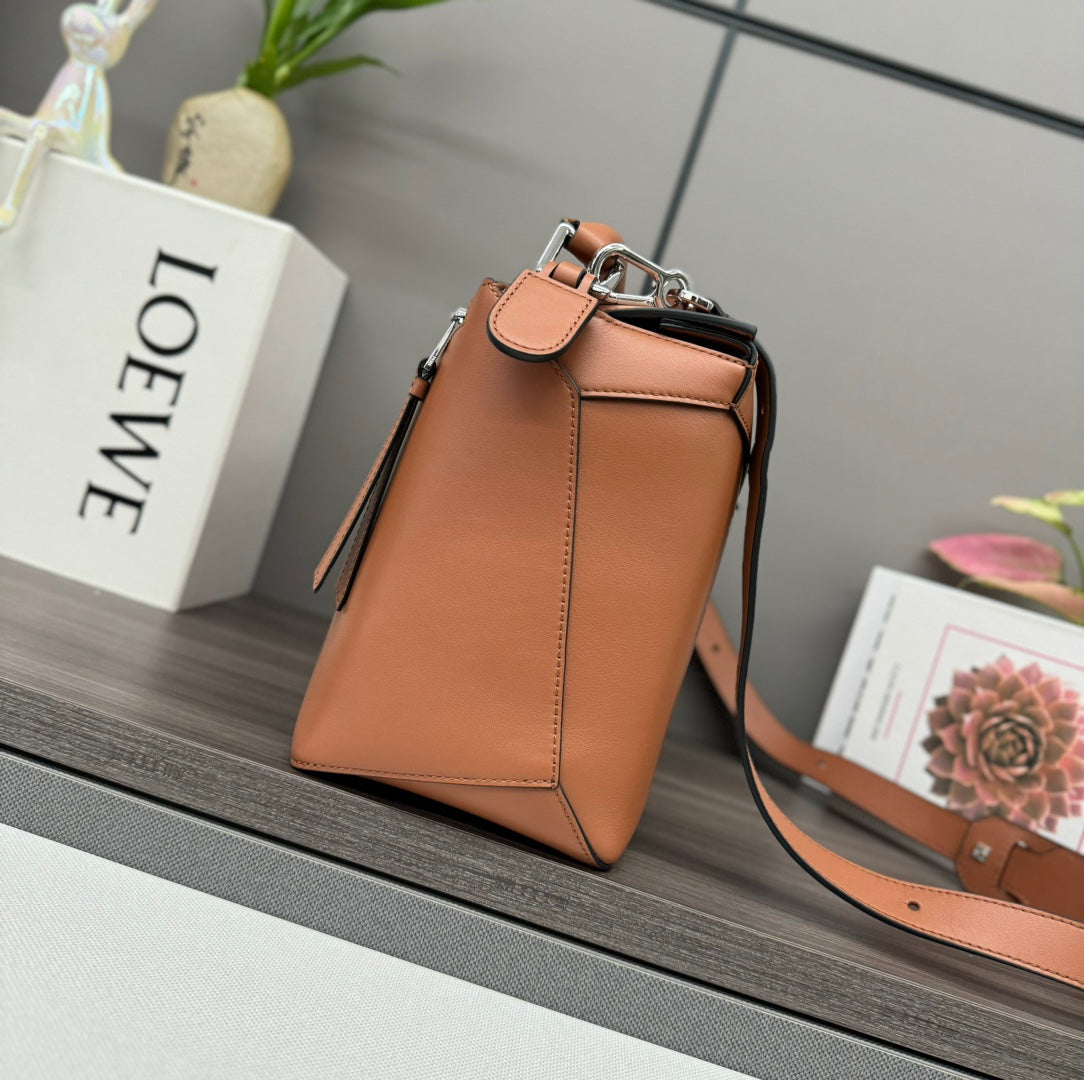 LOEWE LOE PUZZLE 33 BAG IN BRONZE BROWN CALFSKIN