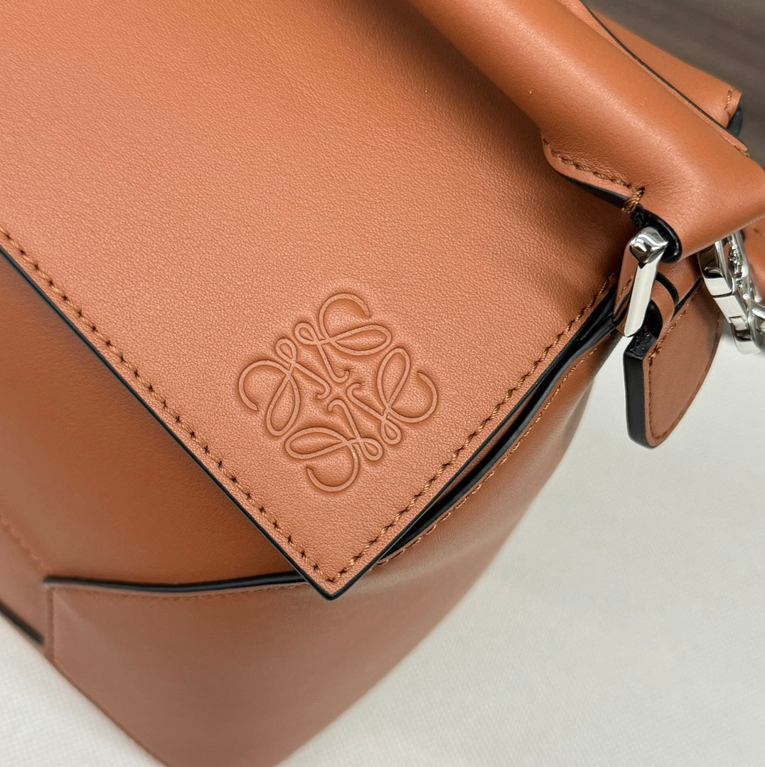 LOEWE LOE PUZZLE 33 BAG IN BRONZE BROWN CALFSKIN