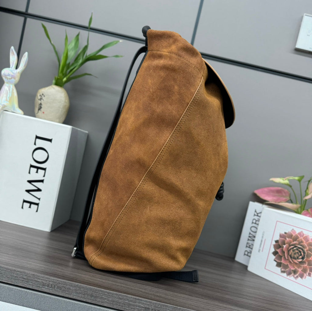 LOEWE FLAMENCO 40 BACKPACK IN CINNAMON BROWN SUEDE