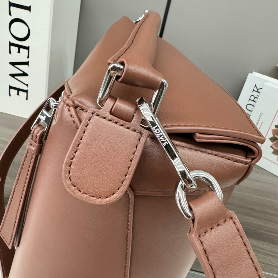LOEWE LOE PUZZLE 33 BAG IN PENNY BROWN CALFSKIN