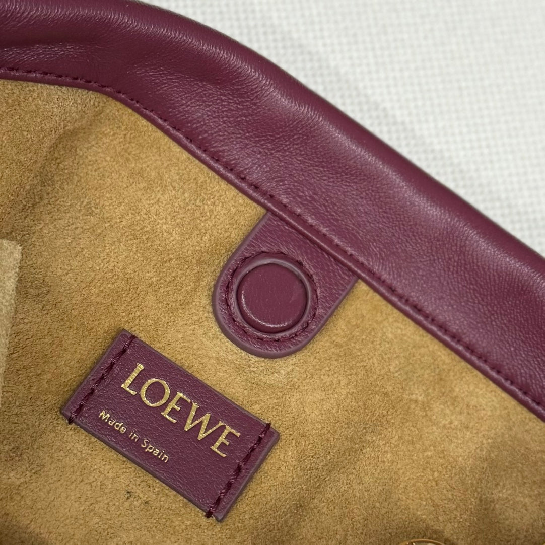 LOEWE LOE 23 FLAMENCO PURSE BUCKET IN PLUM PURPLE LAMBSKIN