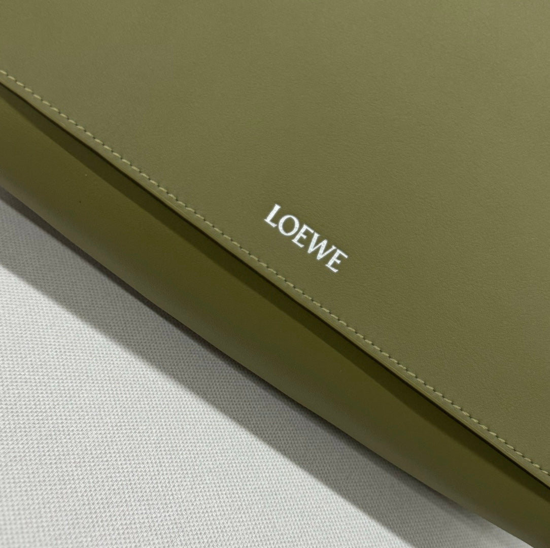 LOEWE FLAMENCO SATCHEL 34 IN ARMY GREEN SHINY SUPPLE CALFSKIN