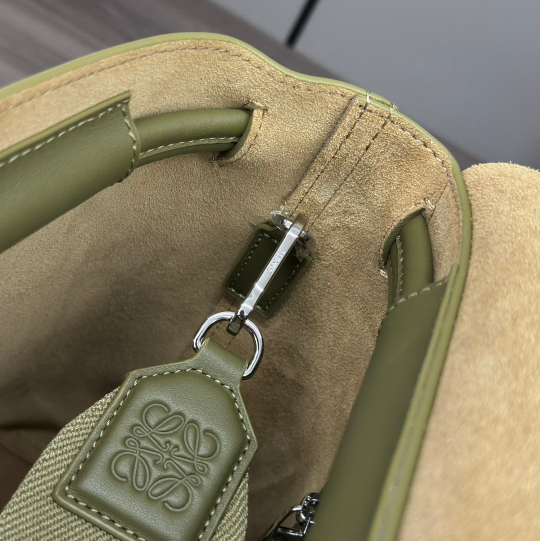 LOEWE FLAMENCO SATCHEL 34 IN ARMY GREEN SHINY SUPPLE CALFSKIN