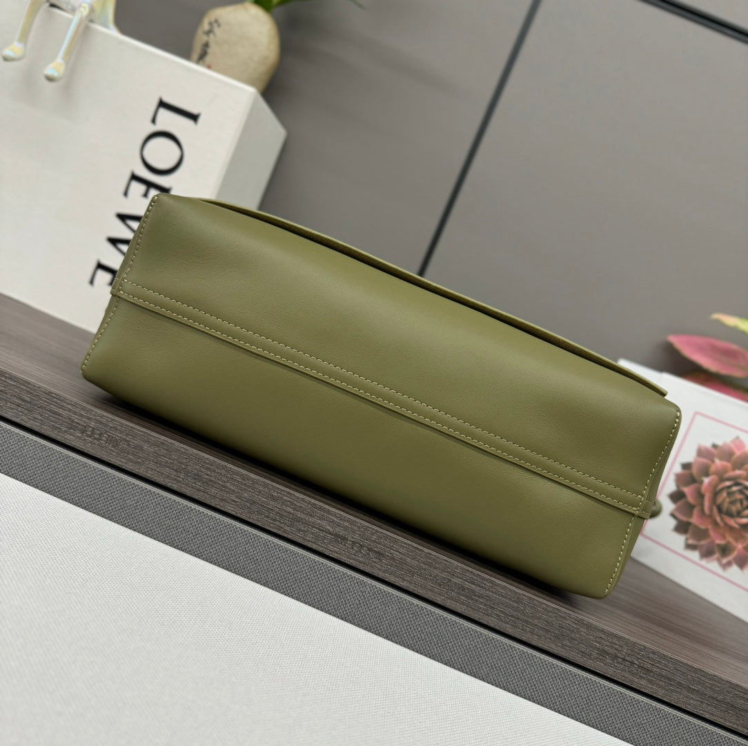 LOEWE FLAMENCO SATCHEL 34 IN ARMY GREEN SHINY SUPPLE CALFSKIN