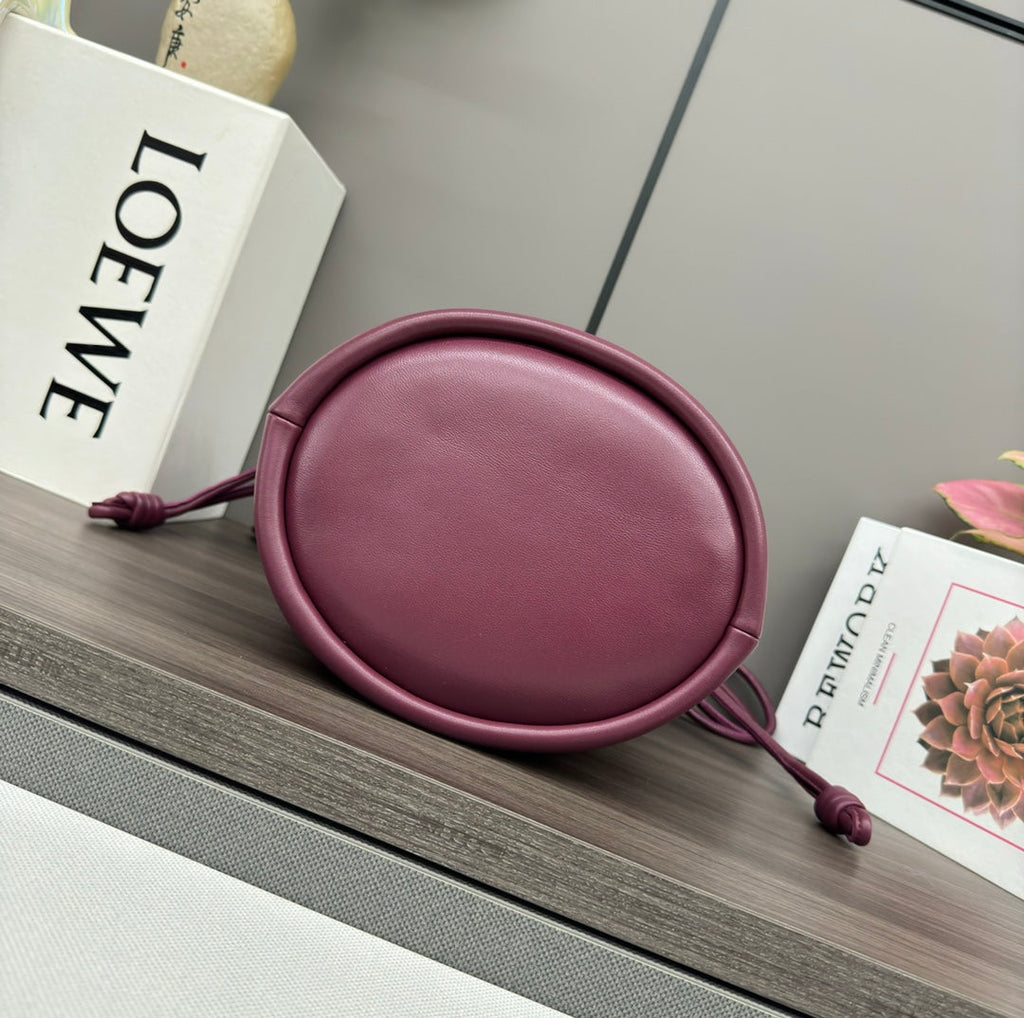 LOEWE LOE 32 FLAMENCO PURSE BUCKET IN PLUM PURPLE LAMBSKIN