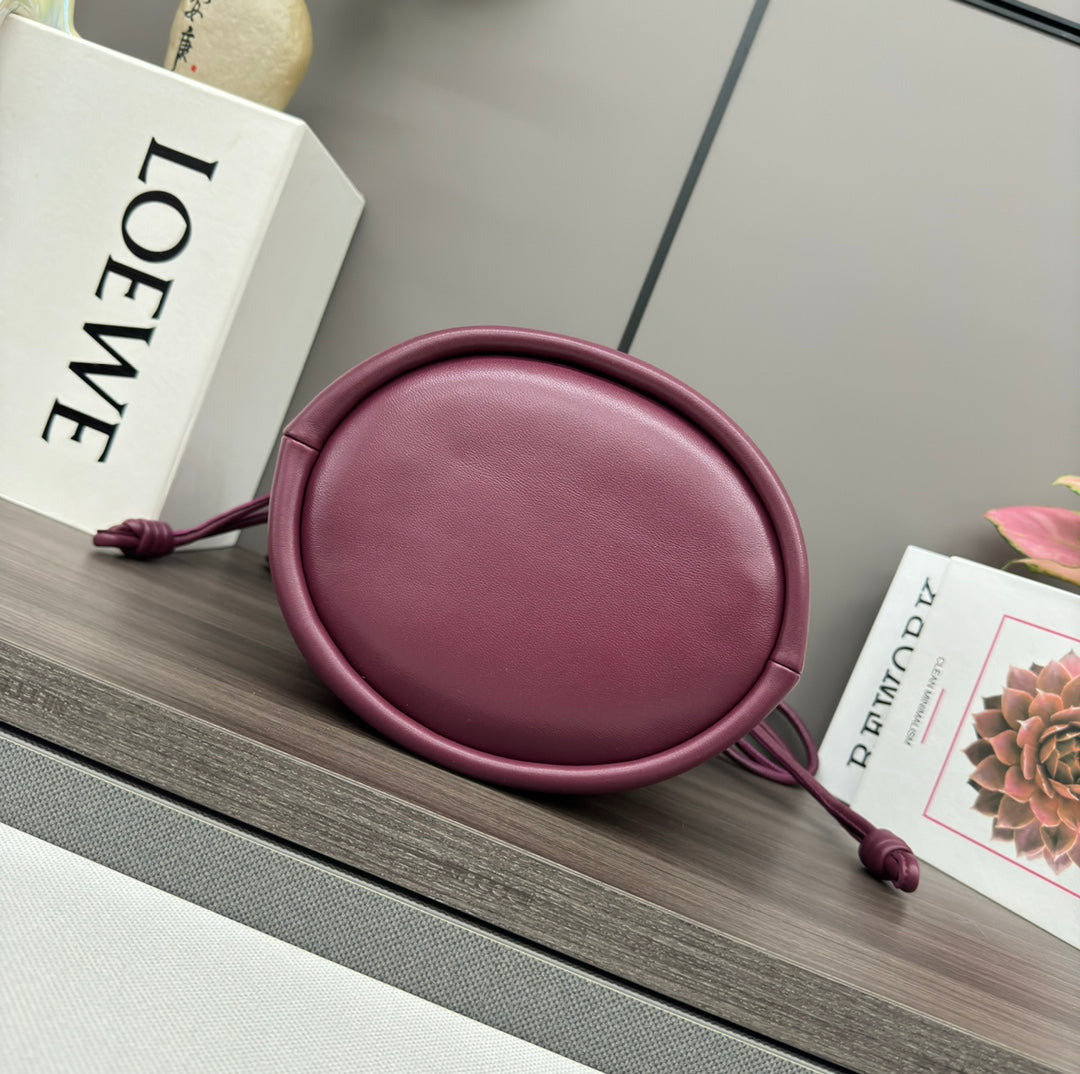 LOEWE LOE 32 FLAMENCO PURSE BUCKET IN PLUM PURPLE LAMBSKIN