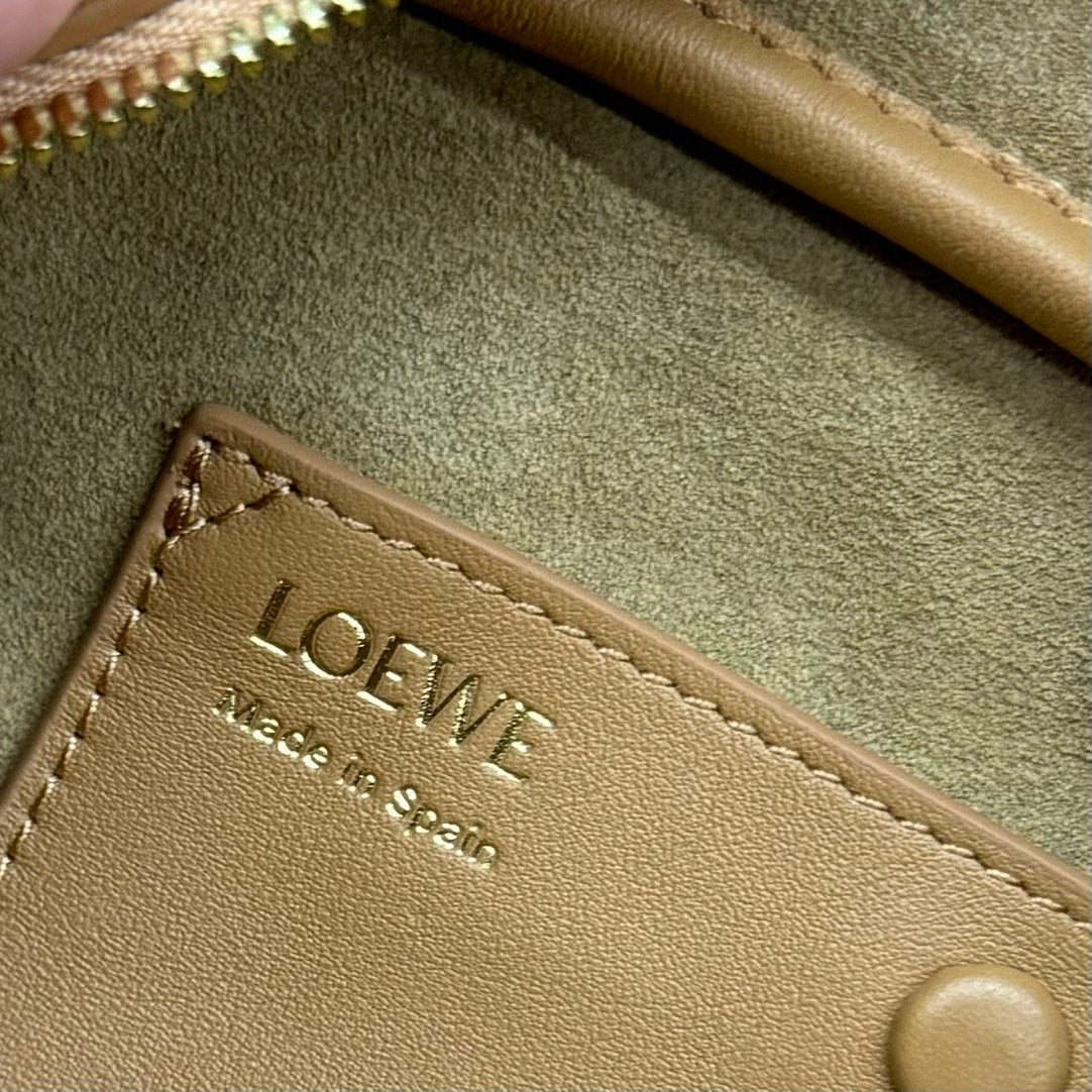LOEWE AMAZONA 23 CROPPED BAG IN PEANUT BROWN SOFT GRAINED CALFSKIN