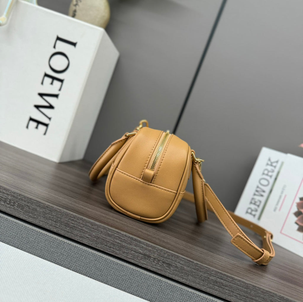 LOEWE AMAZONA 23 CROPPED BAG IN PEANUT BROWN SOFT GRAINED CALFSKIN