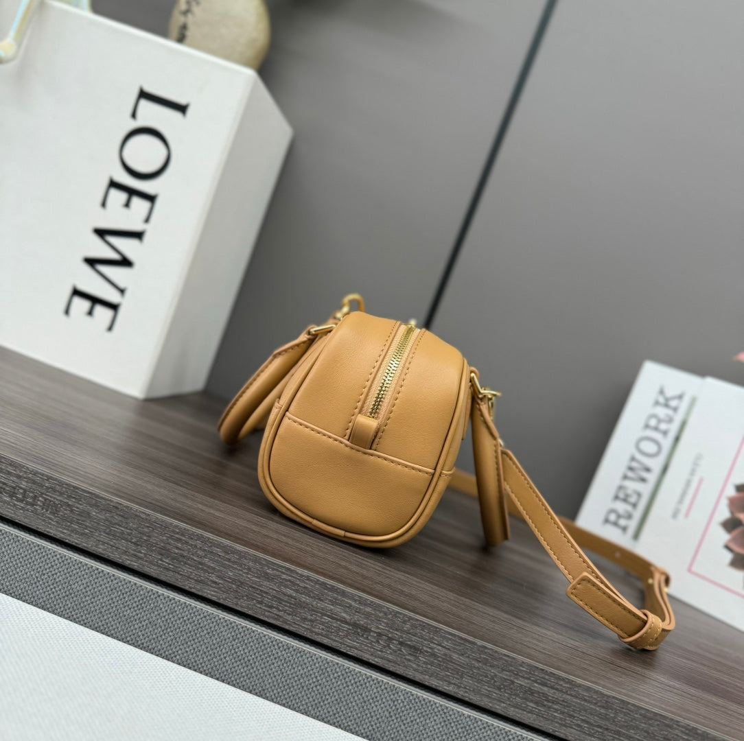 LOEWE AMAZONA 23 CROPPED BAG IN PEANUT BROWN SOFT GRAINED CALFSKIN