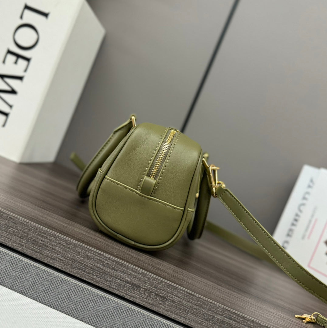 LOEWE AMAZONA 23 CROPPED BAG IN OLIVE GREEN SOFT GRAINED CALFSKIN