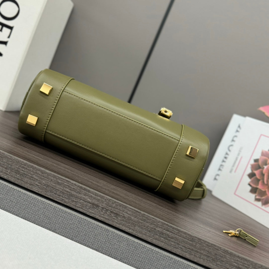 LOEWE AMAZONA 23 CROPPED BAG IN OLIVE GREEN SOFT GRAINED CALFSKIN