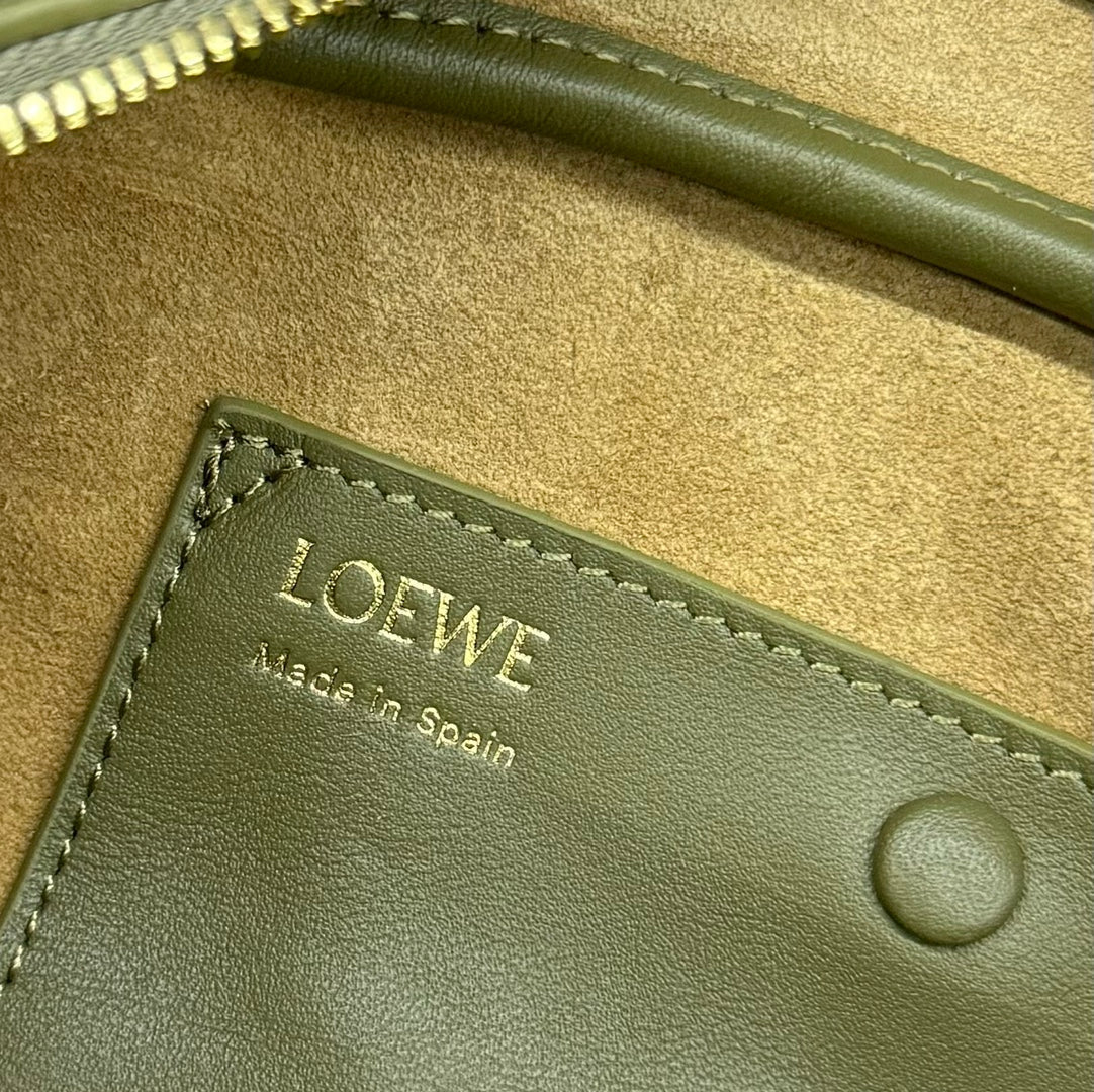 LOEWE AMAZONA 23 CROPPED BAG IN OLIVE GREEN SOFT GRAINED CALFSKIN