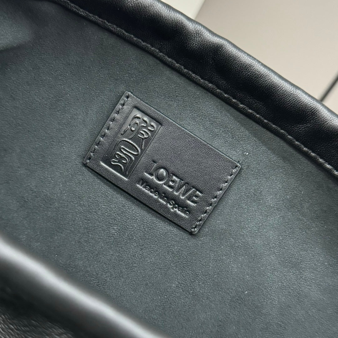 LOEWE LOE 27 HAMMOCK COMPACT BAG IN BLACK CALFSKIN