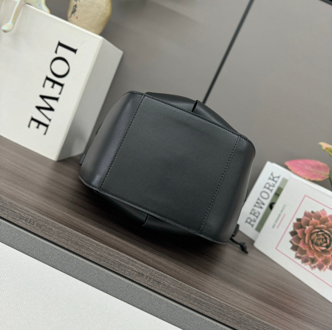 LOEWE LOE 27 HAMMOCK COMPACT BAG IN BLACK CALFSKIN