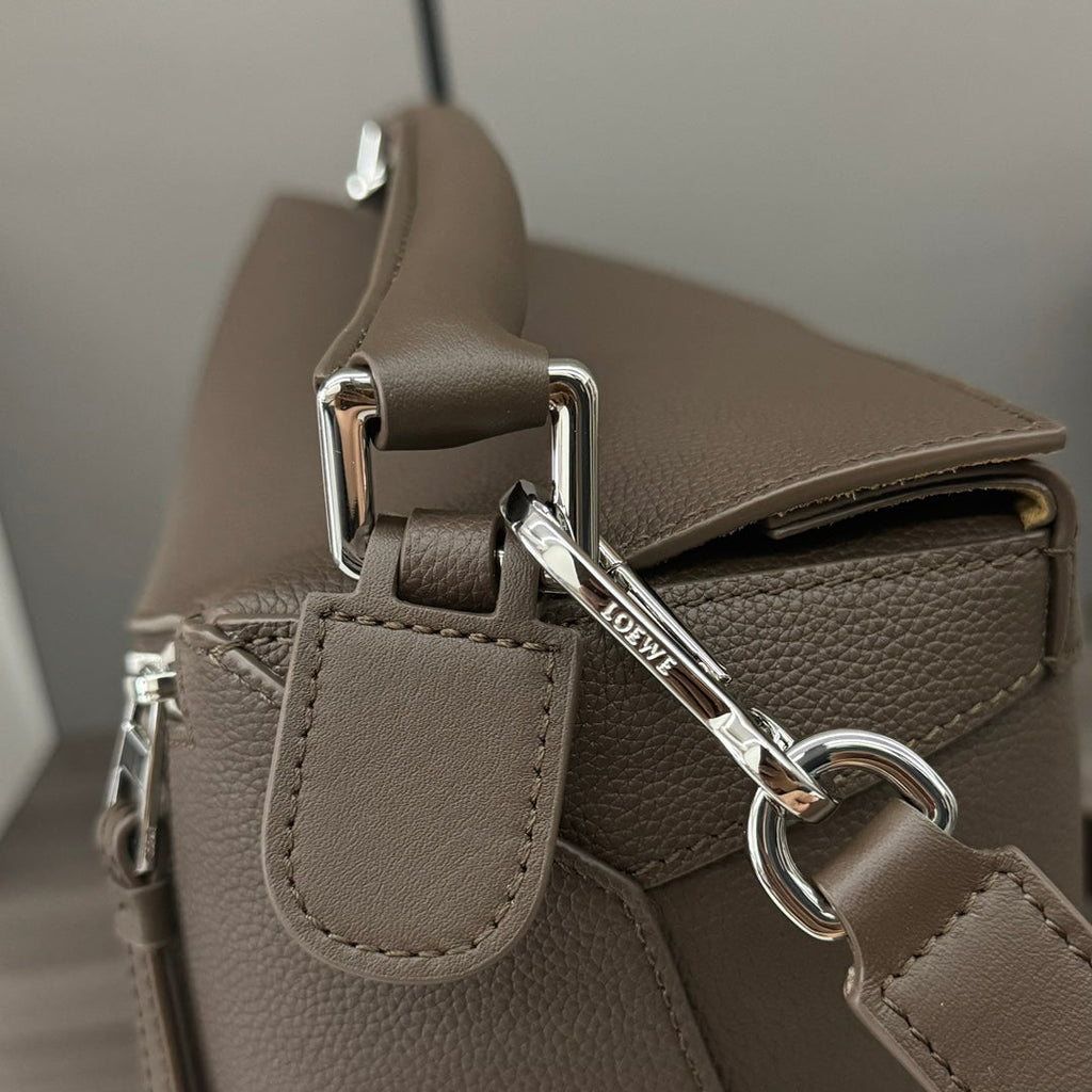 LOEWE LOE PUZZLE 33 BAG IN WENGE BROWN CALFSKIN