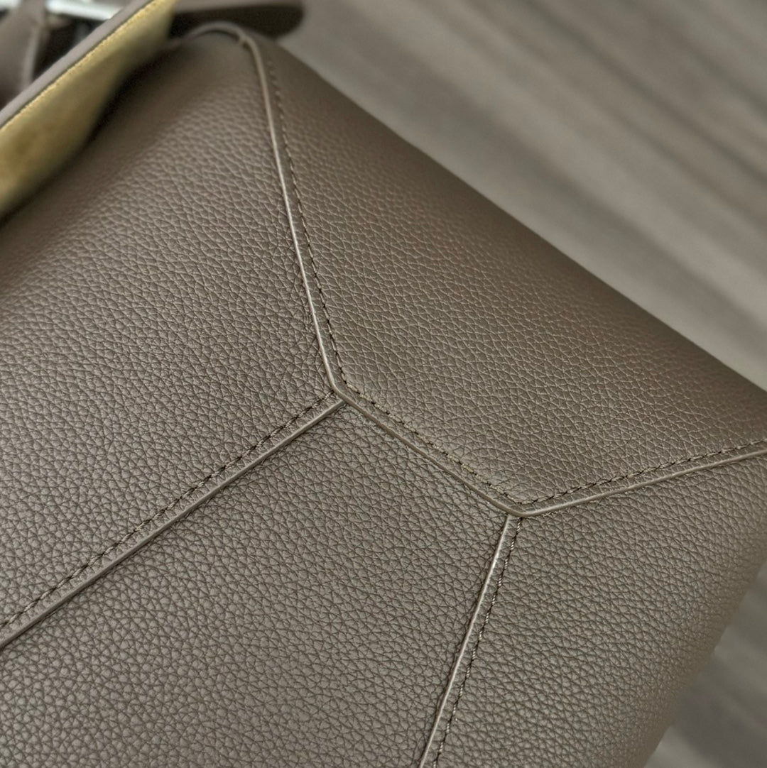 LOEWE LOE PUZZLE 33 BAG IN WENGE BROWN CALFSKIN