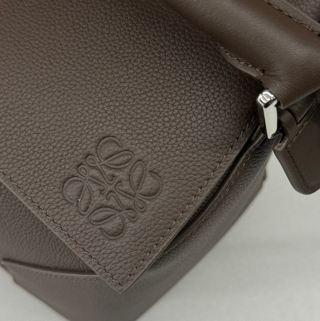 LOEWE LOE PUZZLE 33 BAG IN WENGE BROWN CALFSKIN