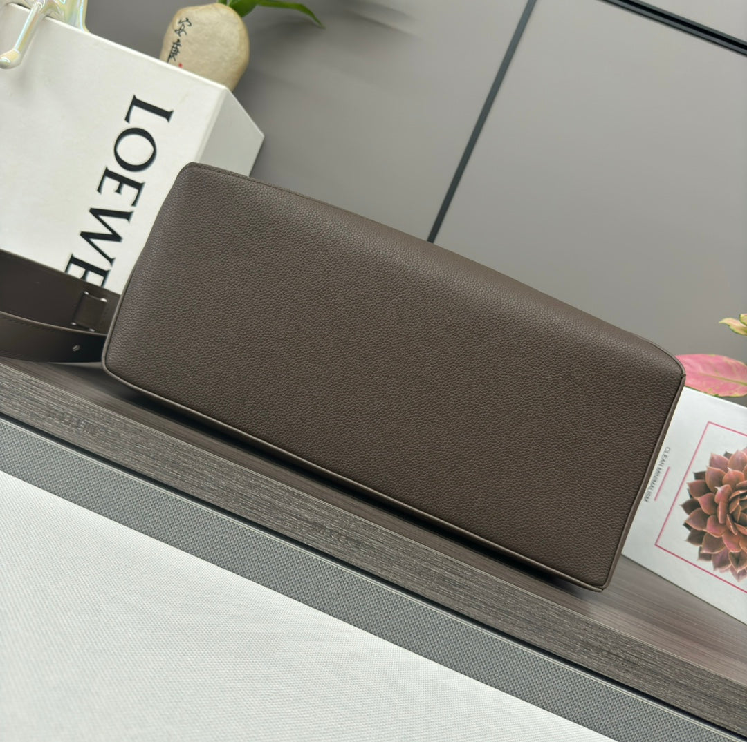 LOEWE LOE PUZZLE 33 BAG IN WENGE BROWN CALFSKIN